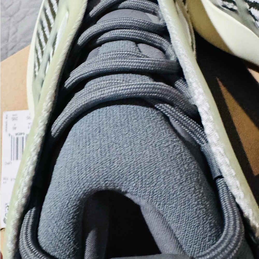 Yeezy Athletic Shoes in Gray and Cream - Picture 4 of 9